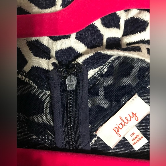 Dress - Picture 7 of 10